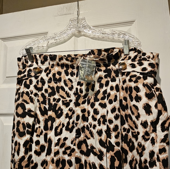 ASHLEY STEWART PANTS - Picture 3 of 3